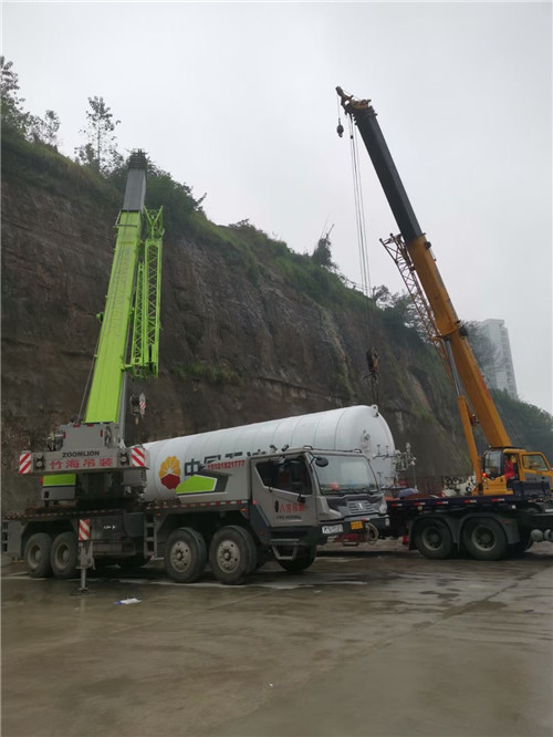 习水县“不怕风雨冻”—— 吊车的 “恶劣环境适应” 技术